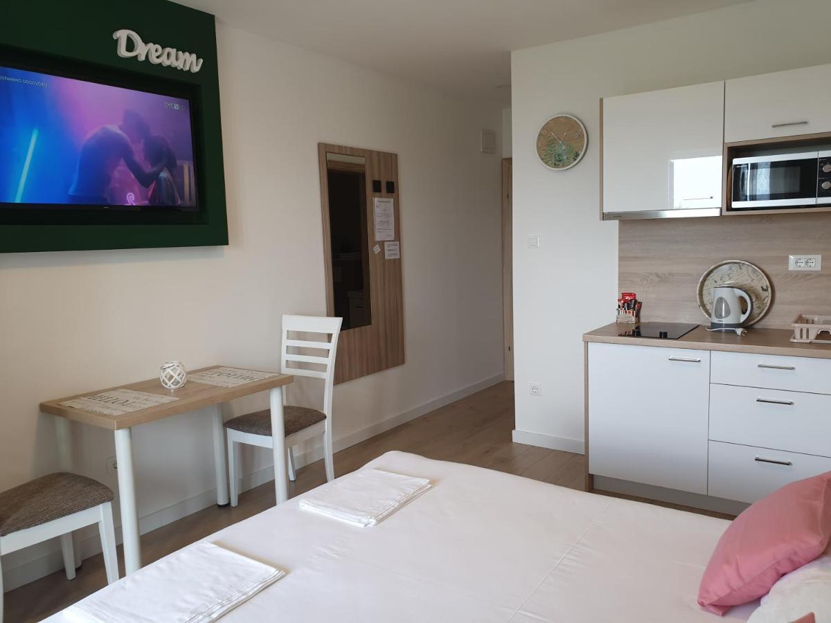 Guesthouse Dominovic Brela Eksteriør billede