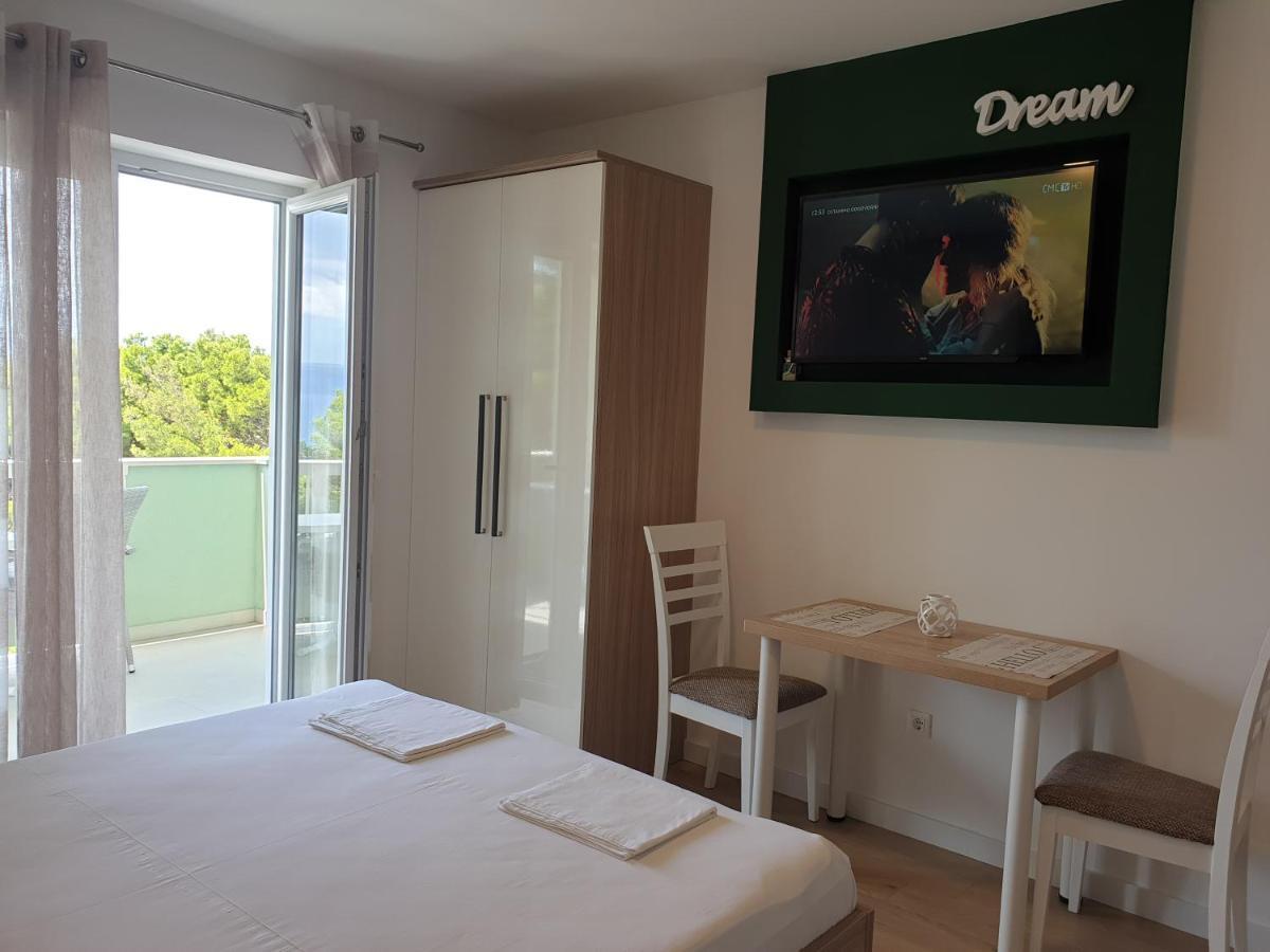 Guesthouse Dominovic Brela Eksteriør billede