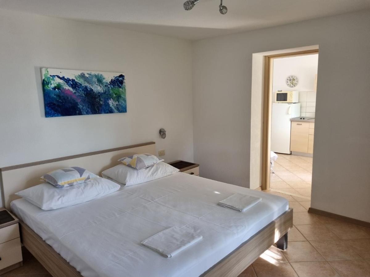 Guesthouse Dominovic Brela Eksteriør billede