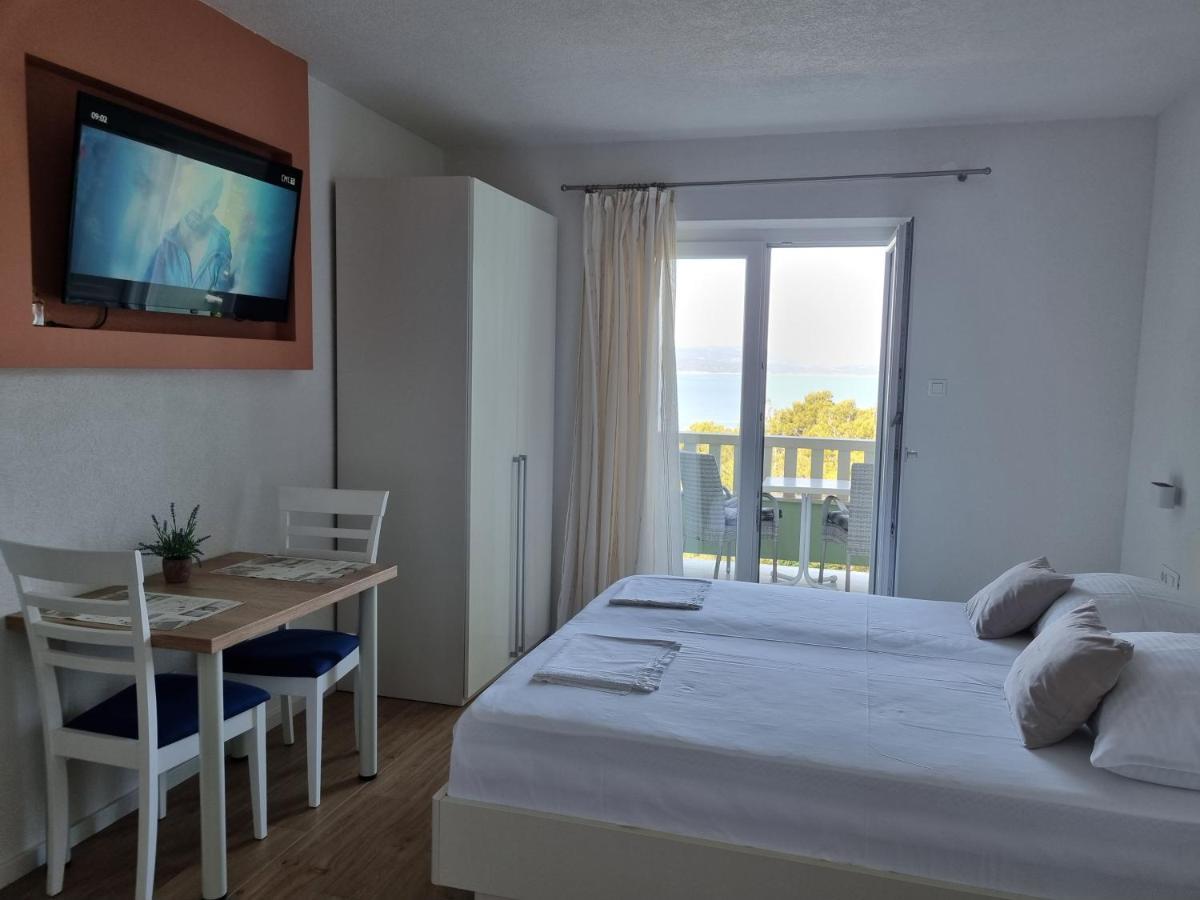Guesthouse Dominovic Brela Eksteriør billede